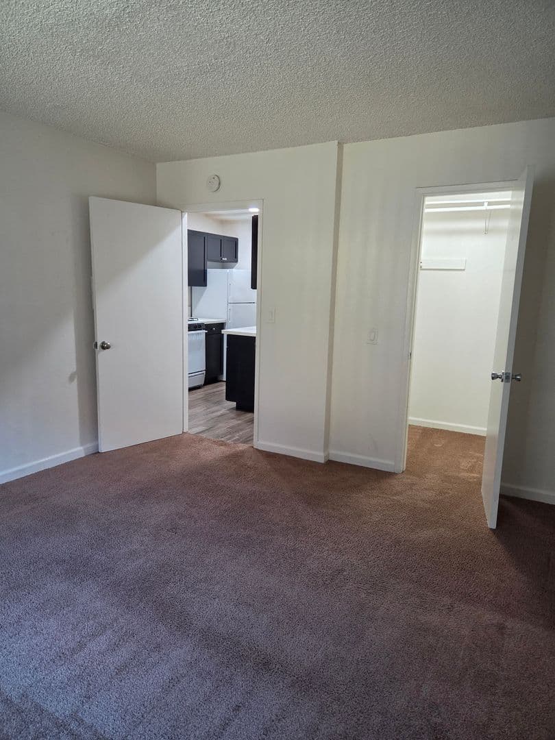 Escondido Apartment: 400 408 E Mission Ave