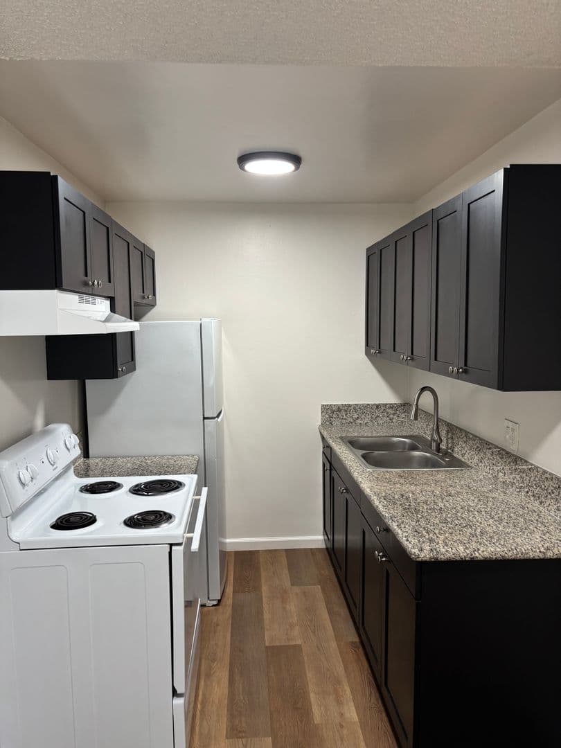 San Diego Apartment: 2720 Broadway