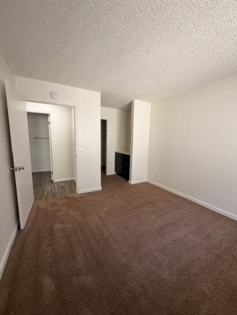 Chula Vista Apartment: 307 Orange Ave