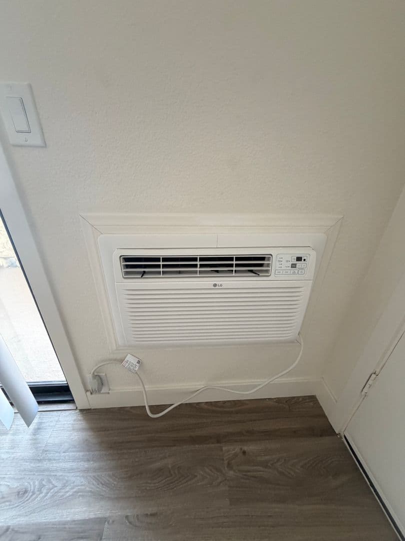 Vista Apartment: 920 Sycamore Ave