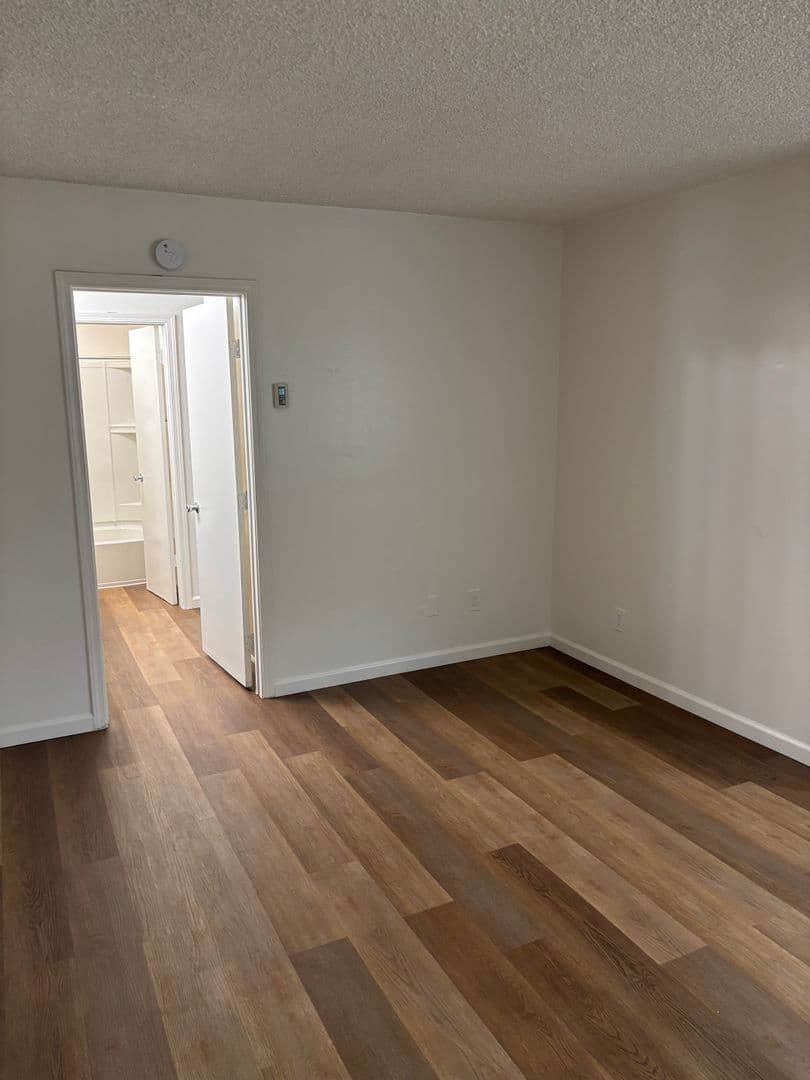 San Diego Apartment: 2720 Broadway