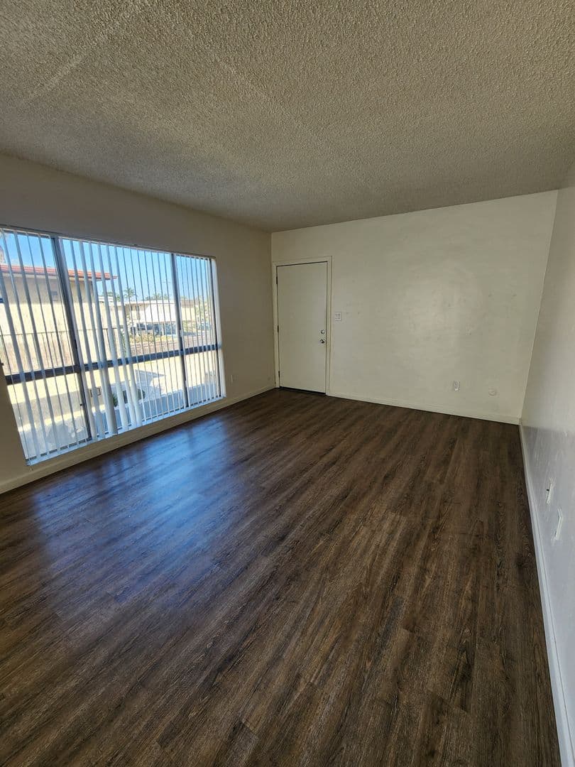 Chula Vista Apartment: 346-350 Roosevelt St