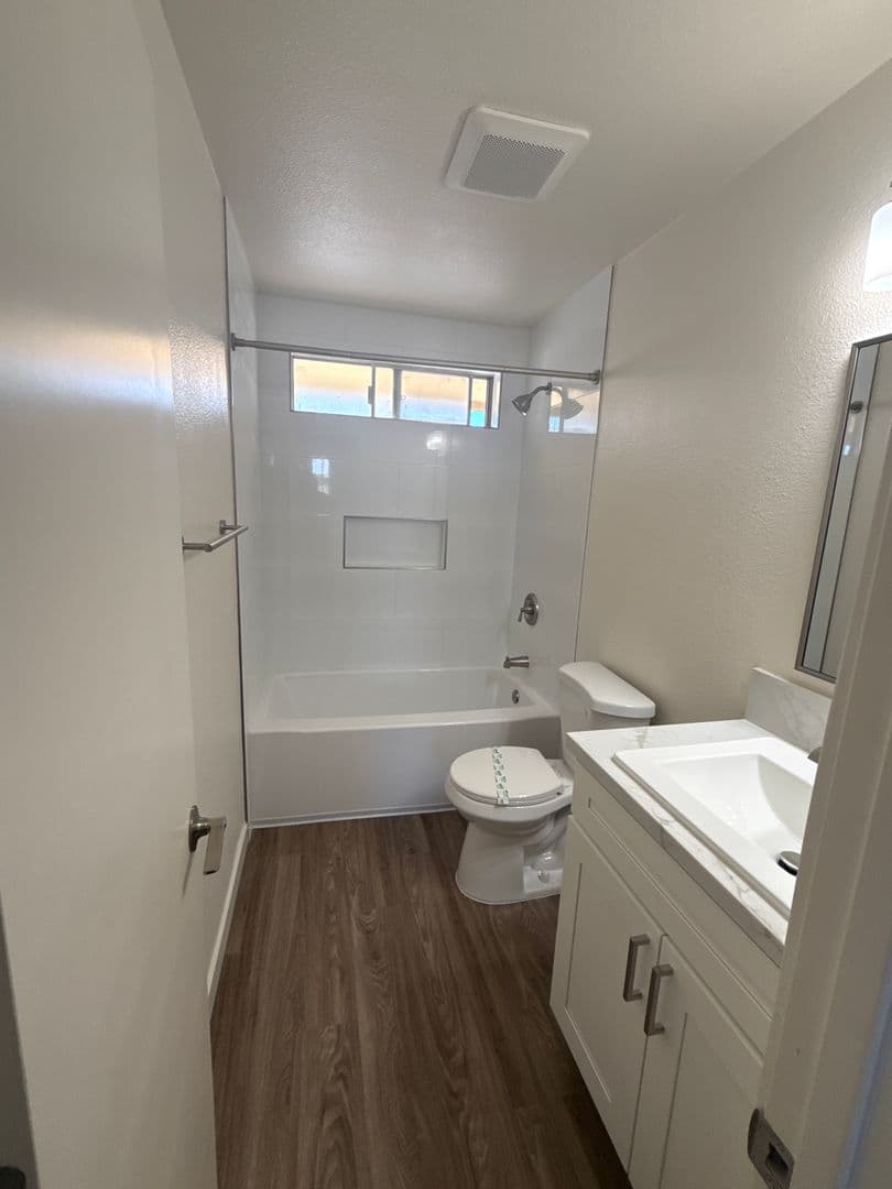 Imperial Beach Apartment: 1441 13th St