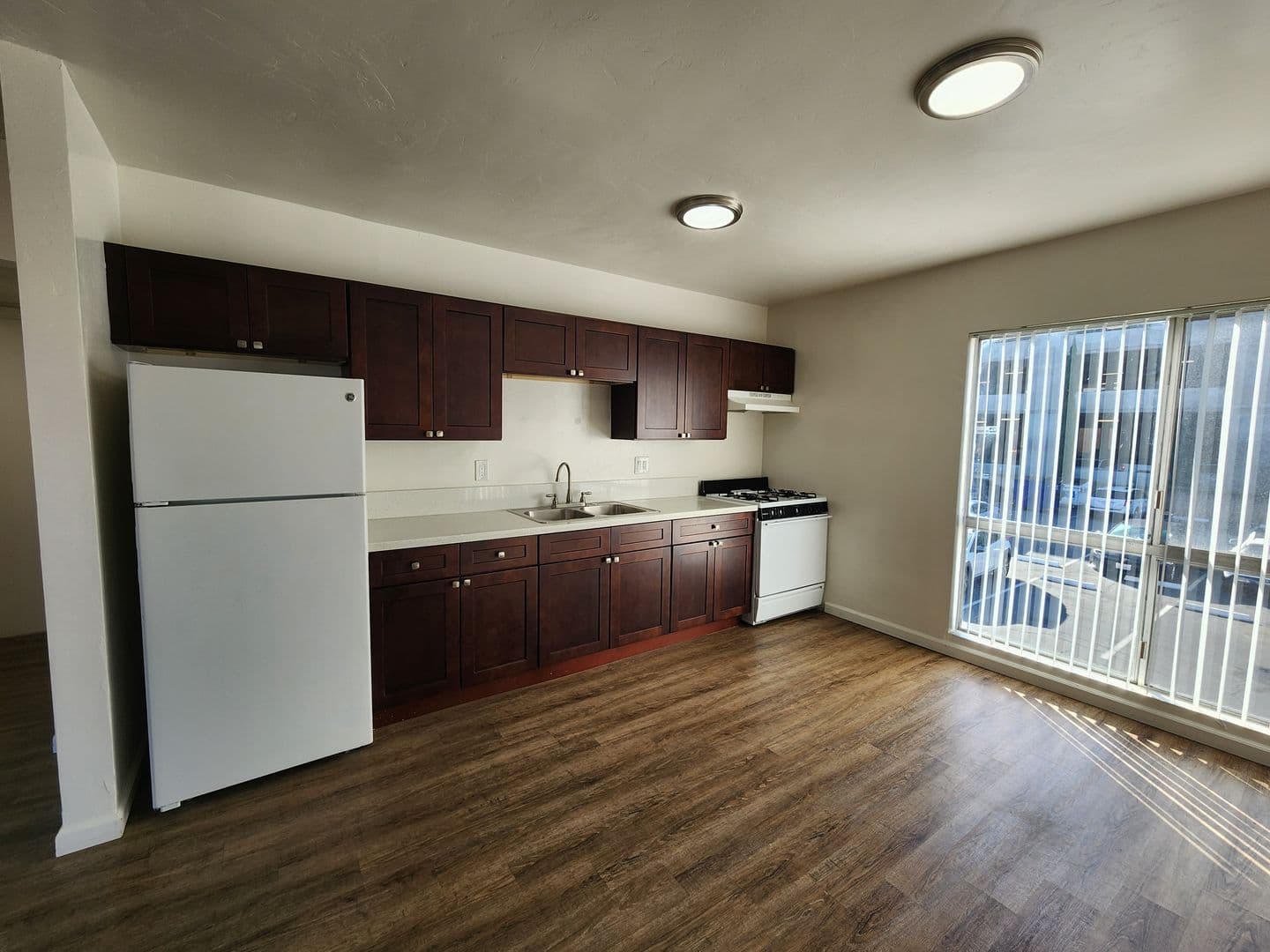 Chula Vista Apartment: 346-350 Roosevelt St