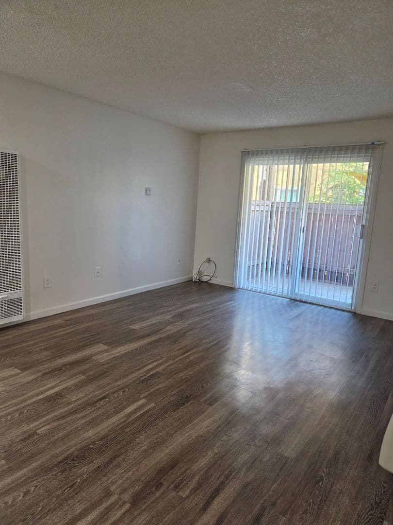 Escondido Apartment: 400 408 E Mission Ave