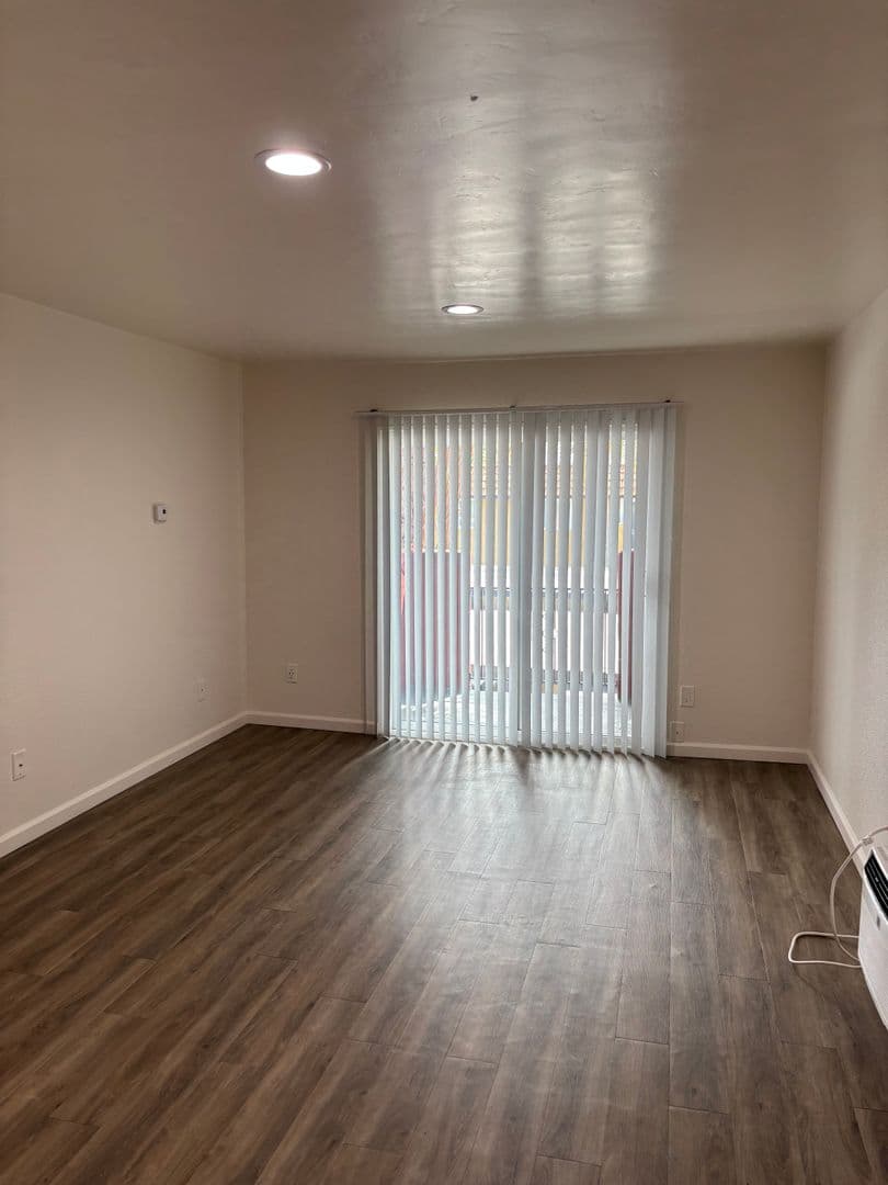 Escondido Apartment: 400 408 E Mission Ave