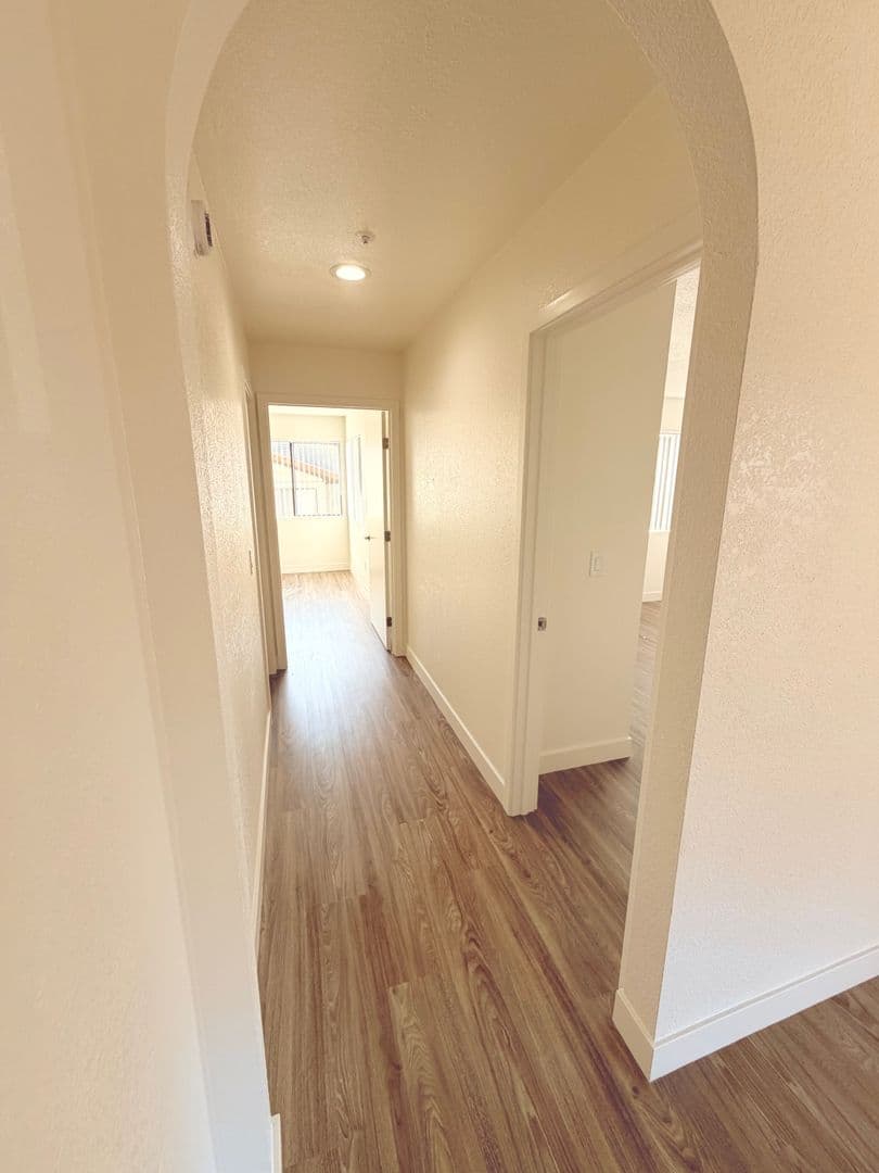Vista Apartment: 920 Sycamore Ave