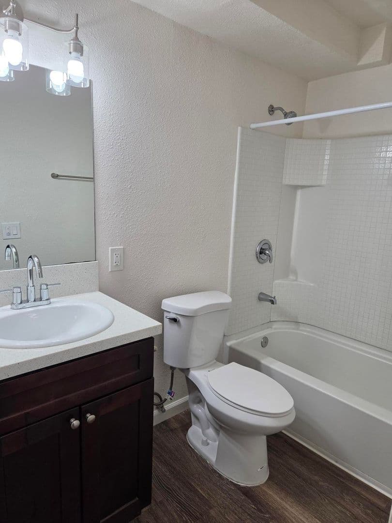 Escondido Apartment: 400 408 E Mission Ave