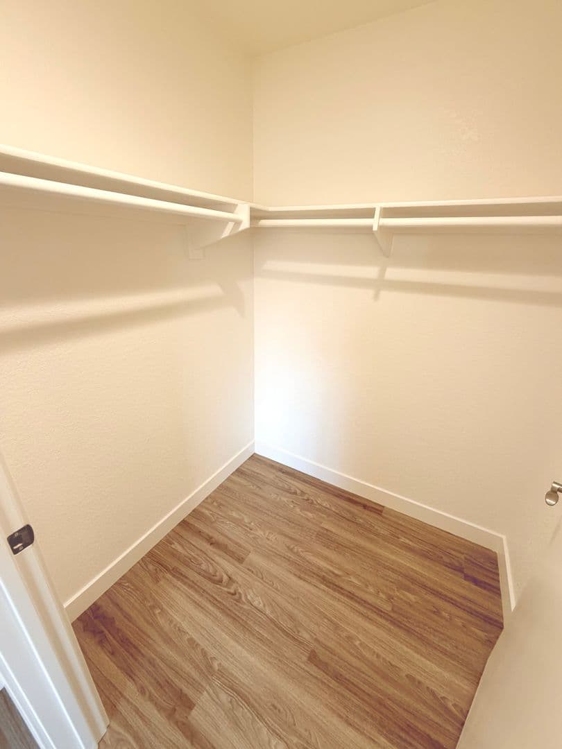 Vista Apartment: 920 Sycamore Ave