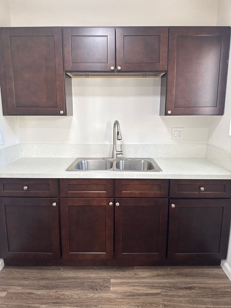 Imperial Beach Apartment: 1441 13th St