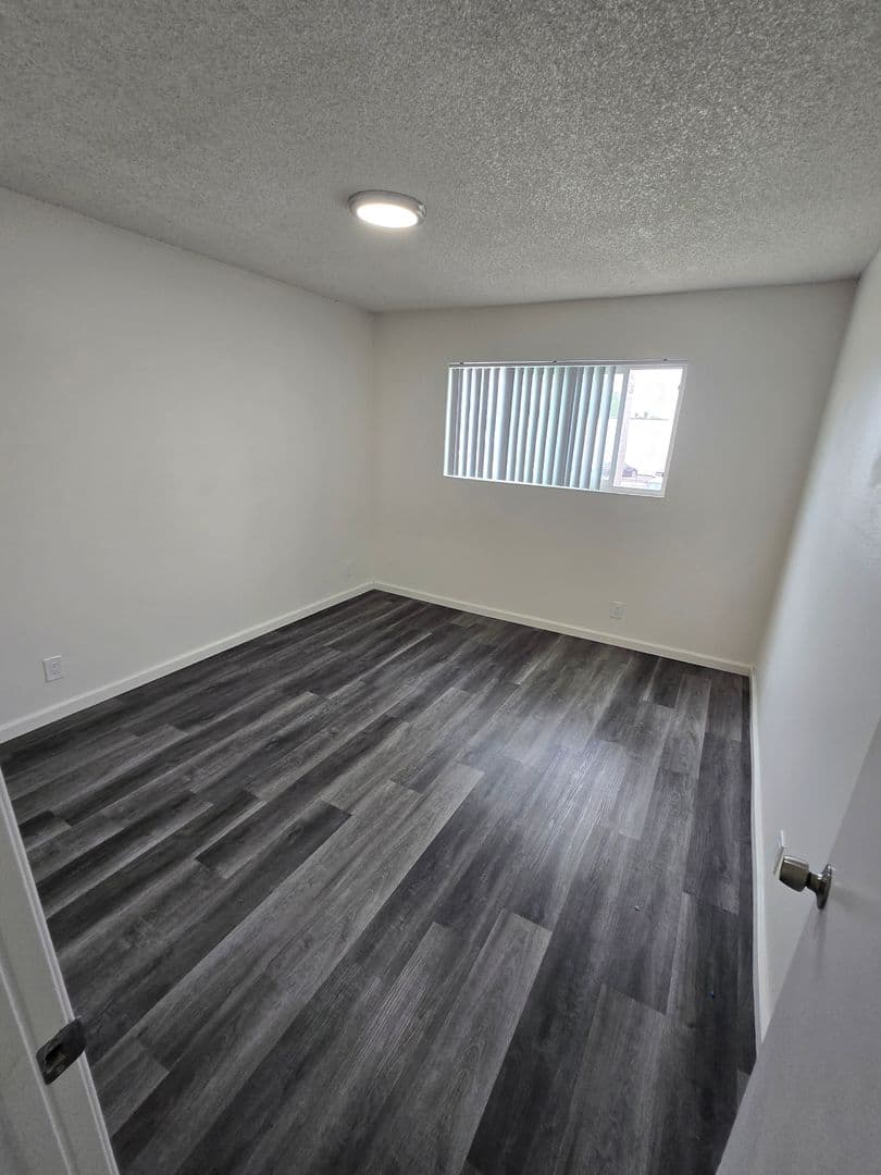 Chula Vista Apartment: 1255-71 Broadway