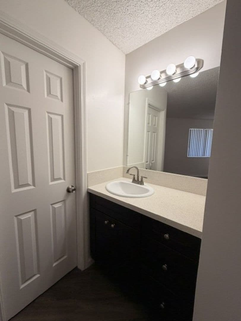 Chula Vista Apartment: 307 Orange Ave