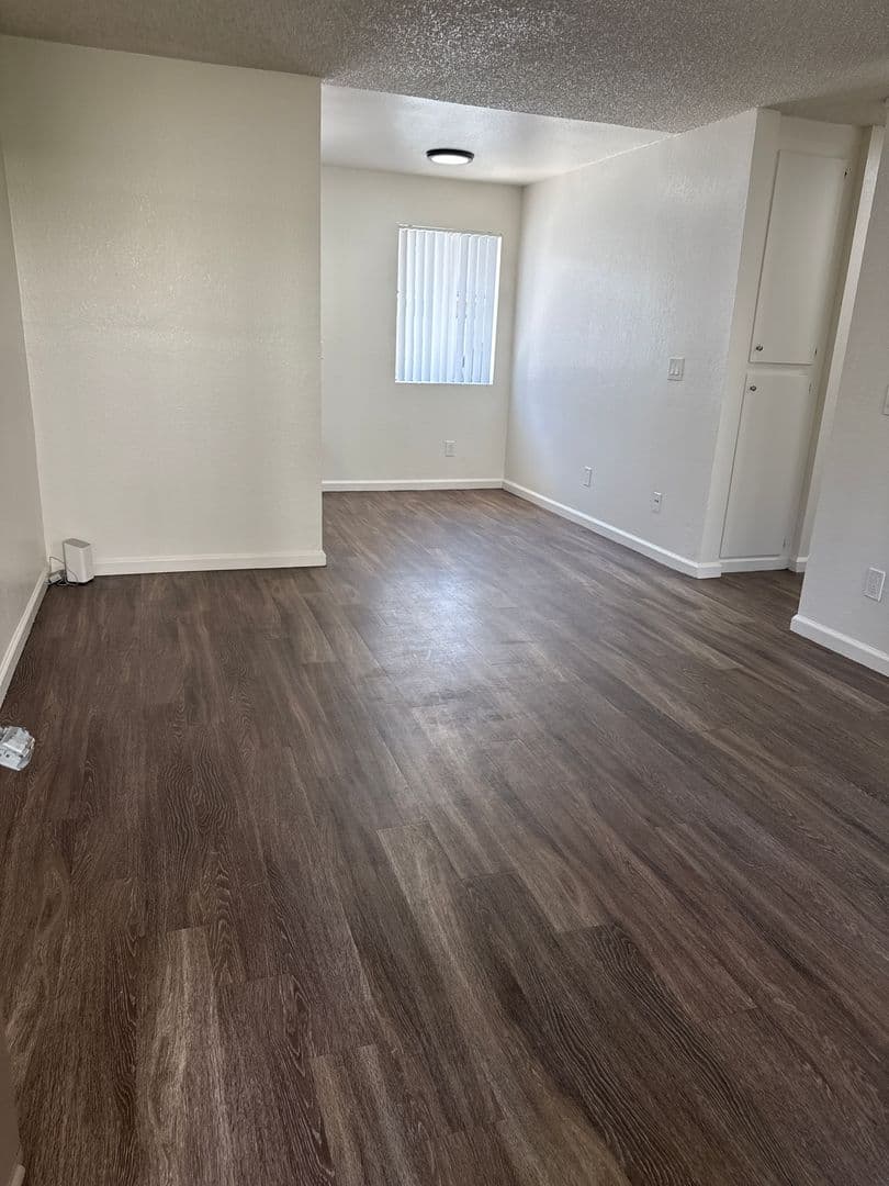 Imperial Beach Apartment: 1441 13th St