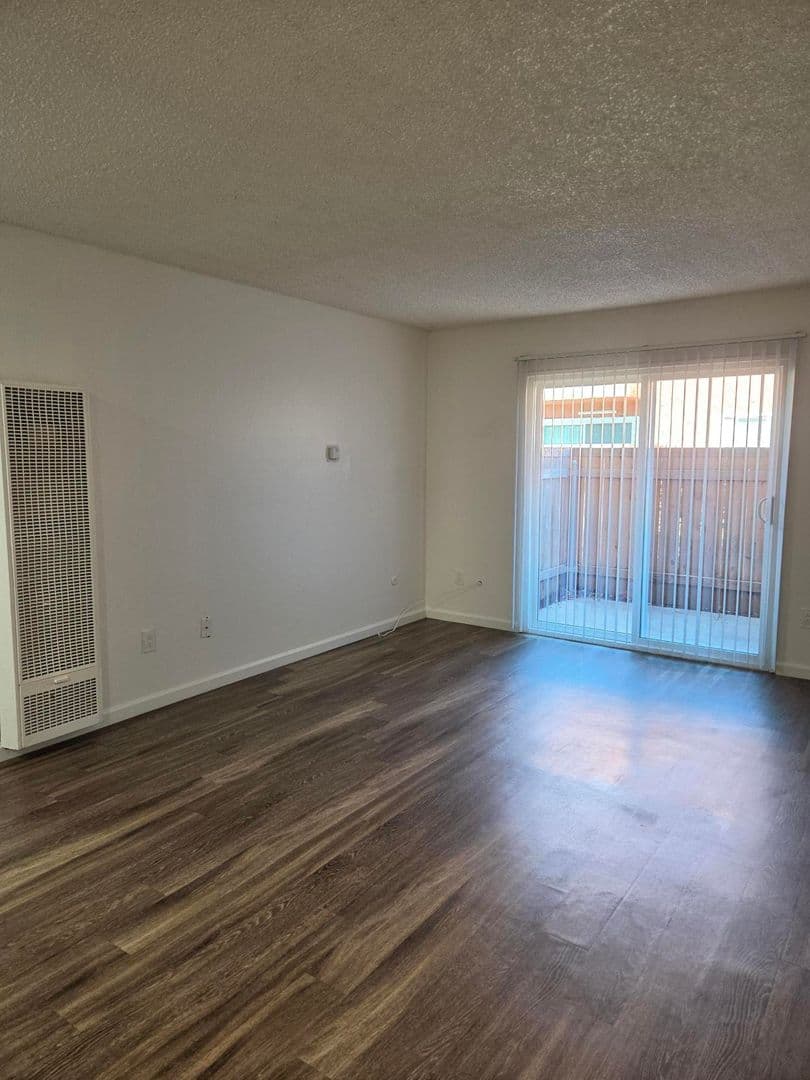 Escondido Apartment: 400 408 E Mission Ave