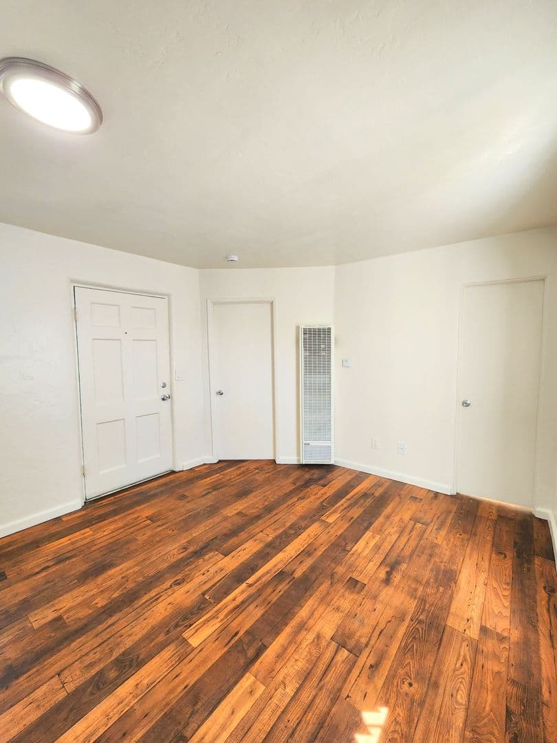 San Ysidro Apartment: 2313-19 E Beyer Blvd