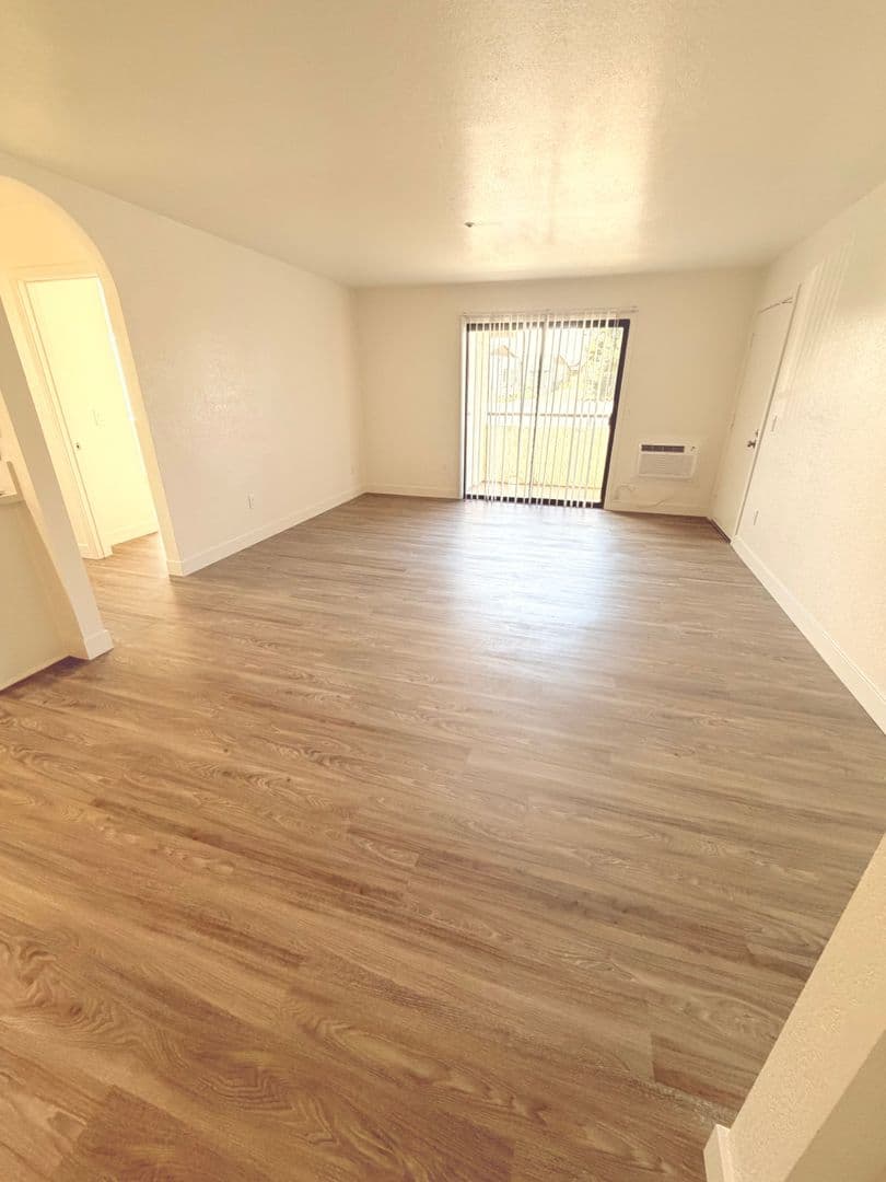 Vista Apartment: 920 Sycamore Ave