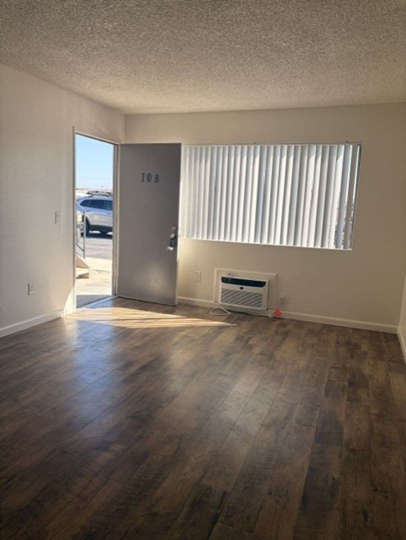 Chula Vista Apartment: 307 Orange Ave