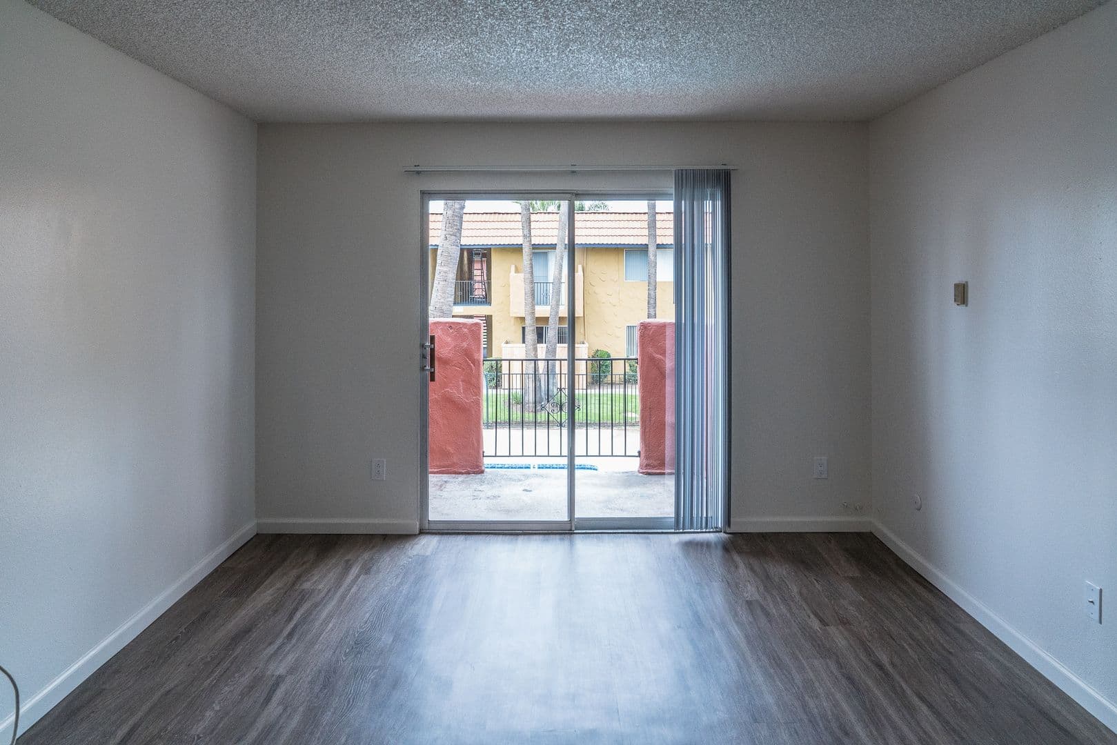 Escondido Apartment: 400 408 E Mission Ave