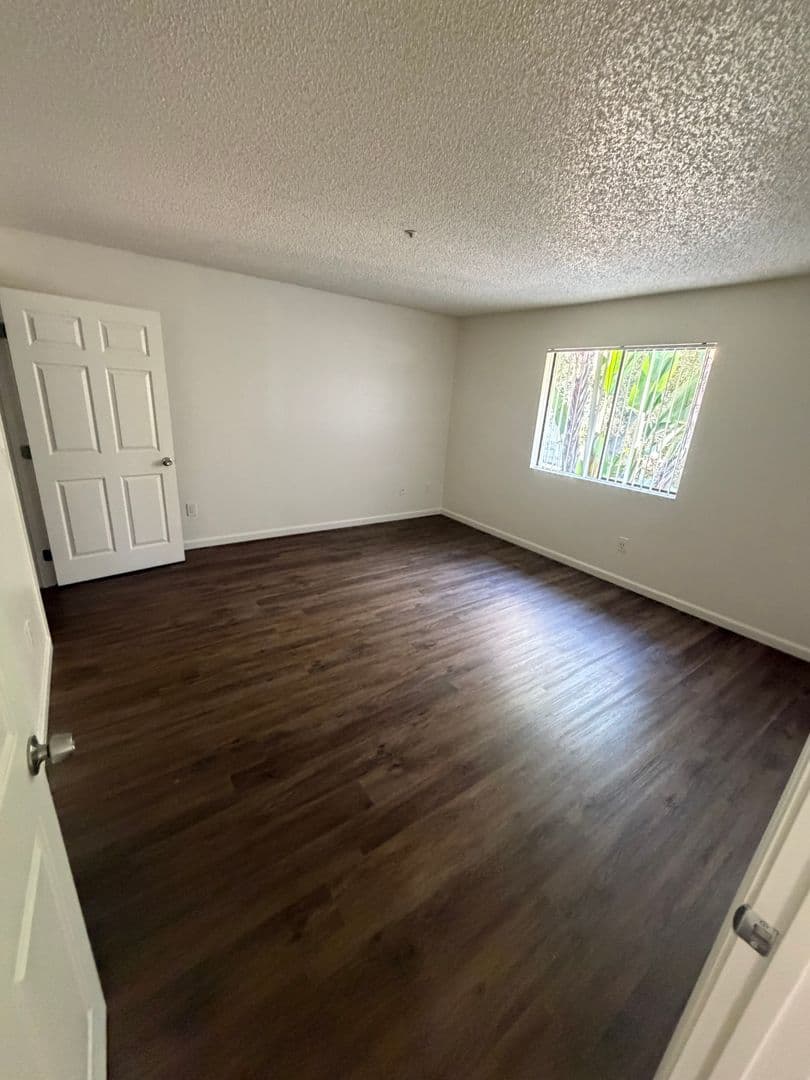 Vista Apartment: 920 Sycamore Ave