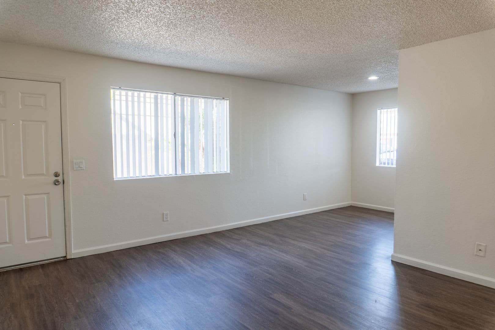 Imperial Beach Apartment: 1441 13th St