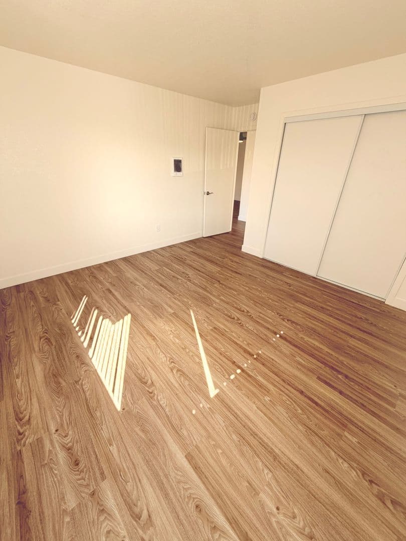 Vista Apartment: 920 Sycamore Ave
