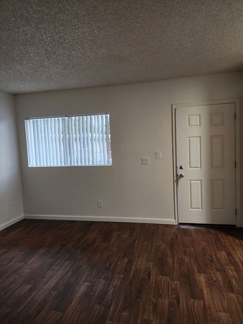 San Ysidro Apartment: 3854-62 Beyer Blvd