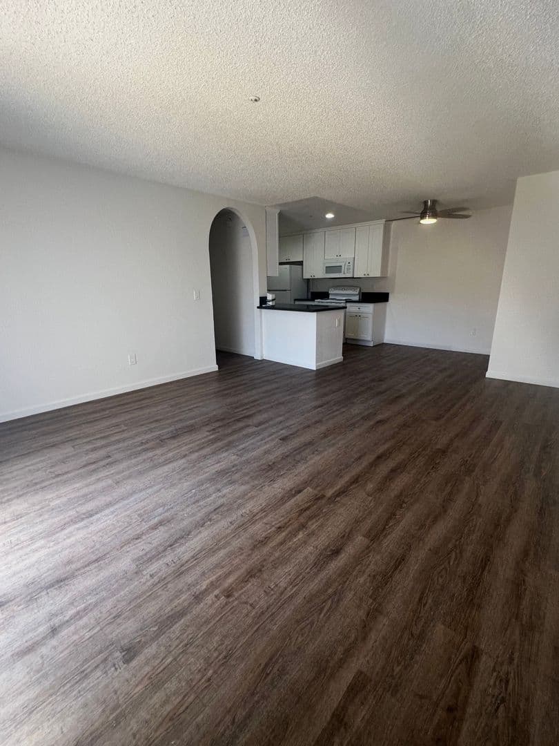 Vista Apartment: 920 Sycamore Ave