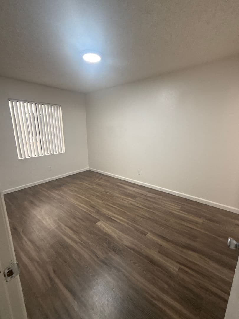 Imperial Beach Apartment: 1441 13th St
