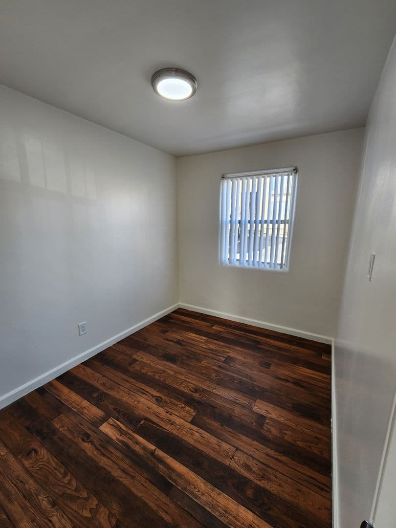 San Ysidro Apartment: 2313-19 E Beyer Blvd