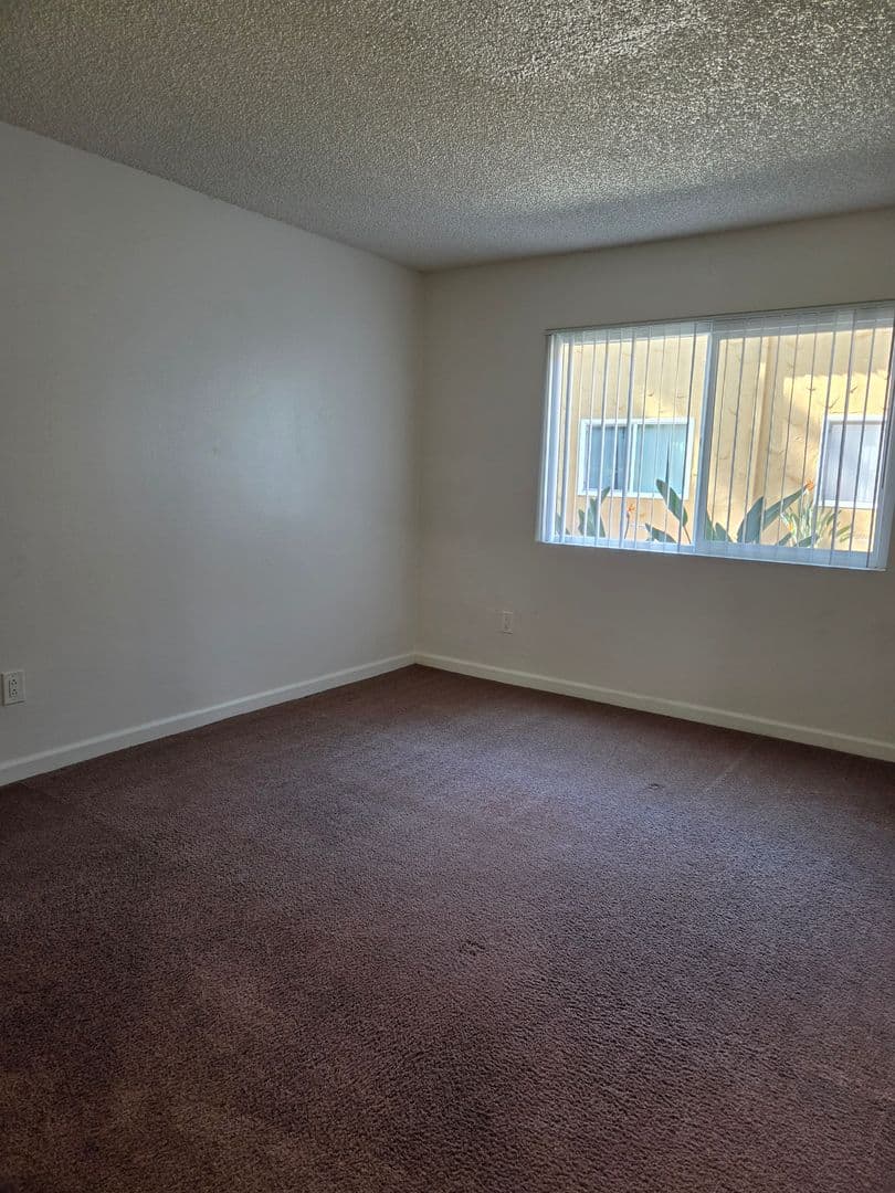 Escondido Apartment: 400 408 E Mission Ave