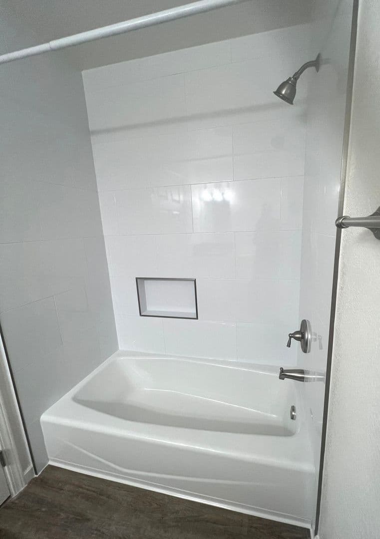 Vista Apartment: 920 Sycamore Ave