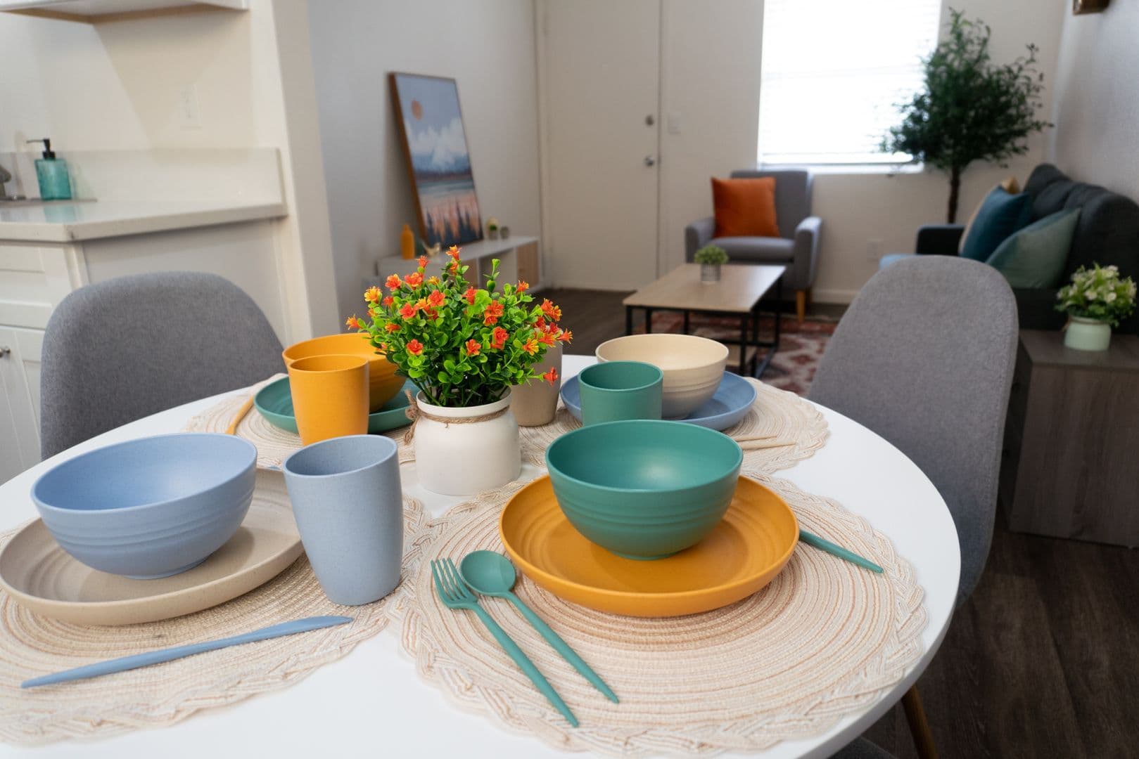 Chula Vista Apartment: 551-581 McIntosh St