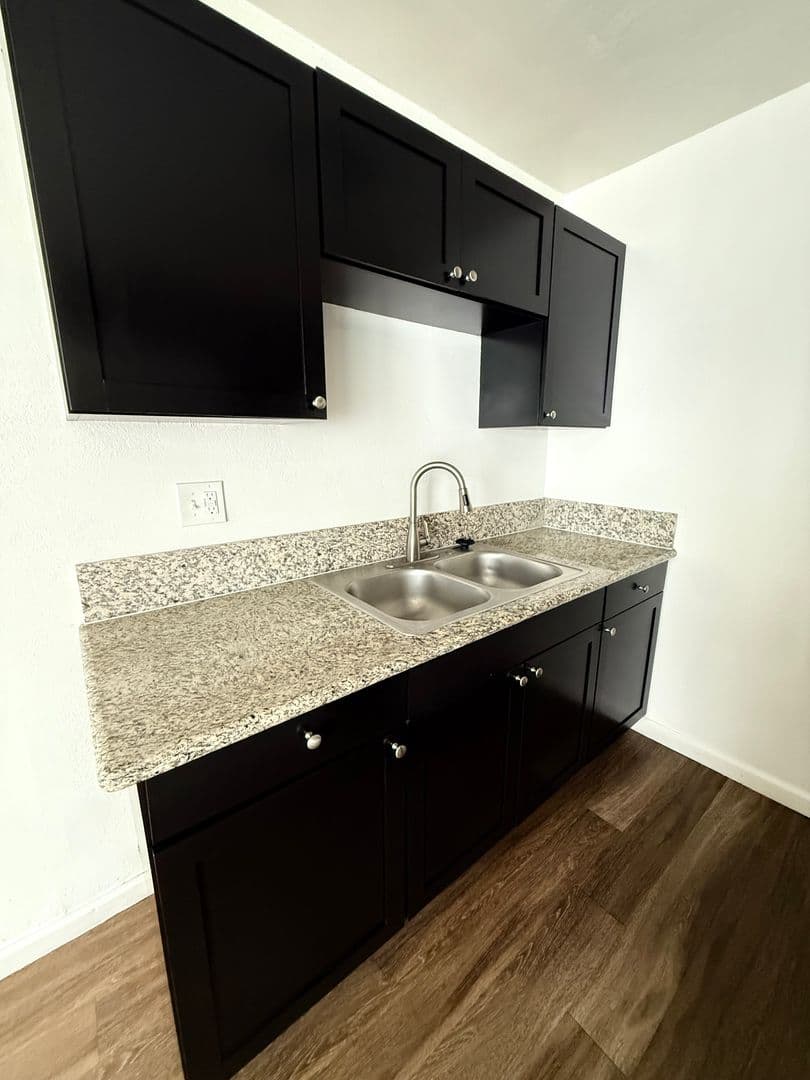 San Diego Apartment: 2720 Broadway