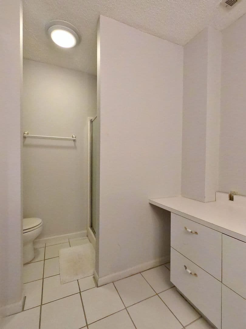 Knoxville House: 820 Sailview Road