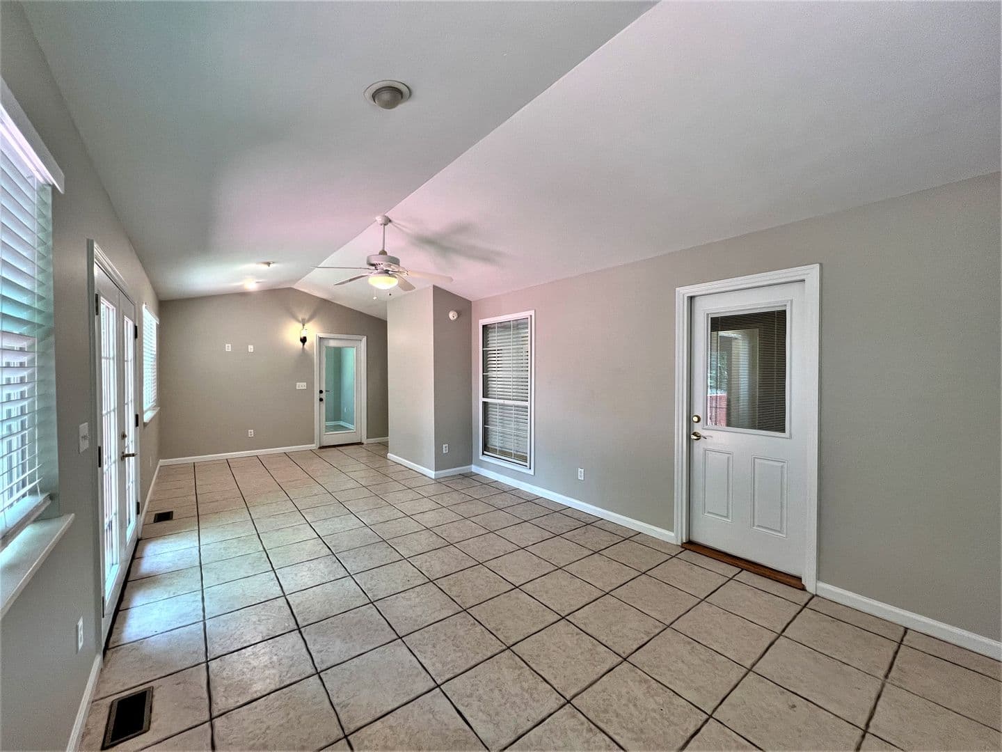 Knoxville House: 6017 Tennyson Drive