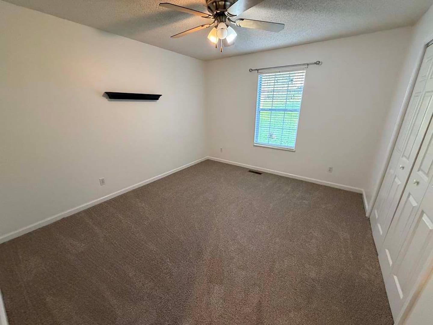 Knoxville House: 820 Sailview Road