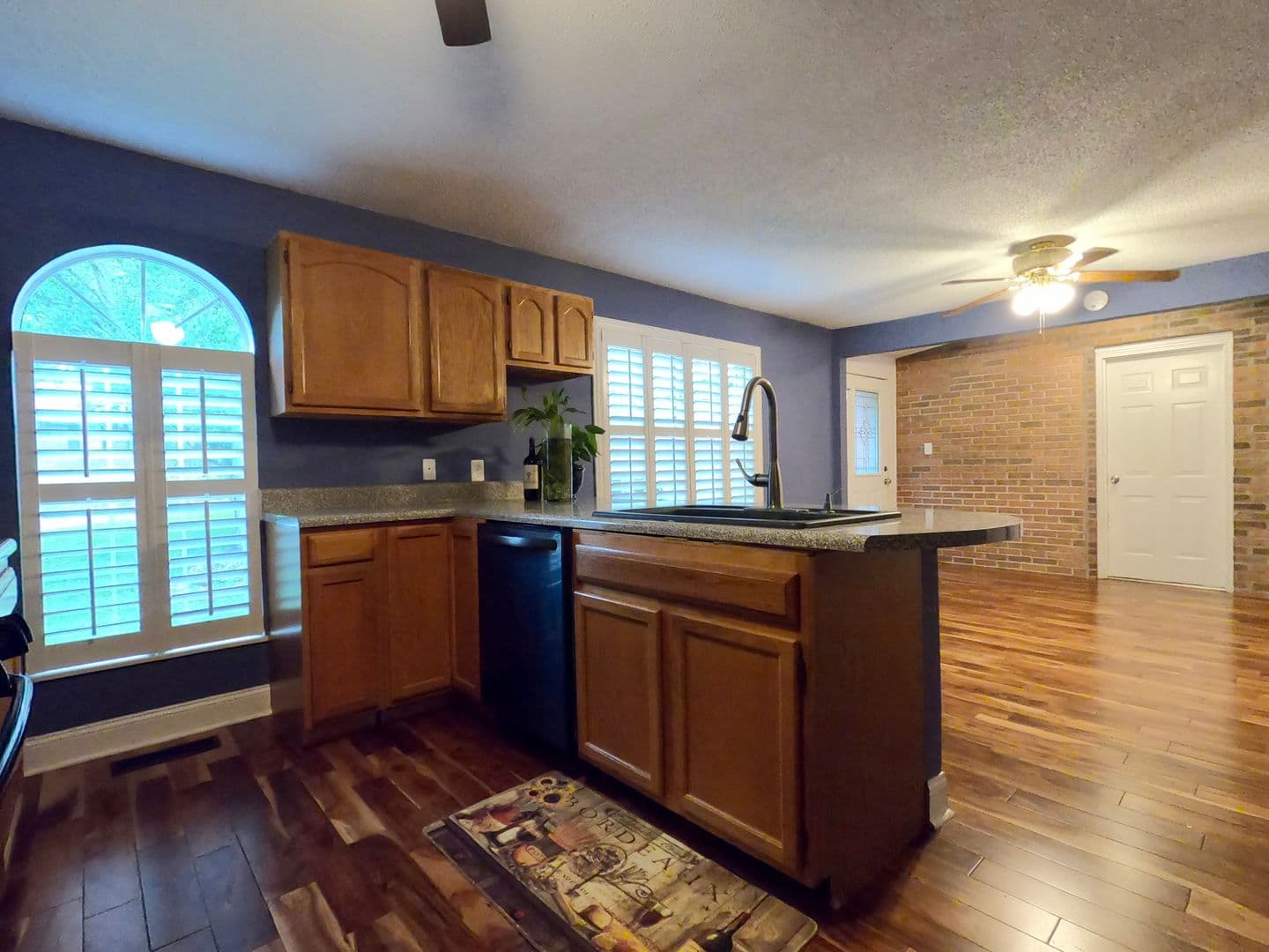 Knoxville House: 820 Sailview Road