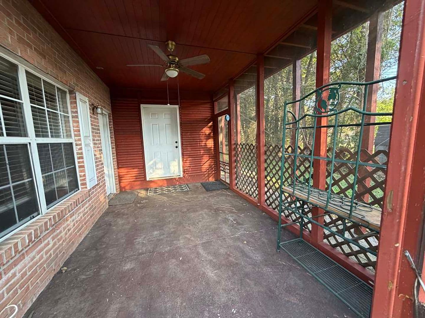 Knoxville House: 820 Sailview Road
