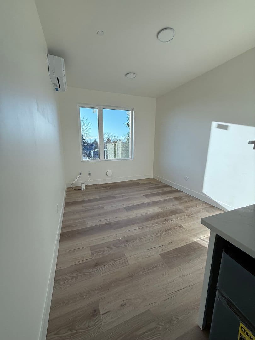Berkeley Apartment: 2435 San Pablo Ave