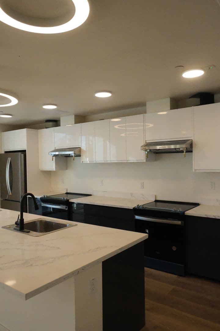 Berkeley Apartment: 2435 San Pablo Ave