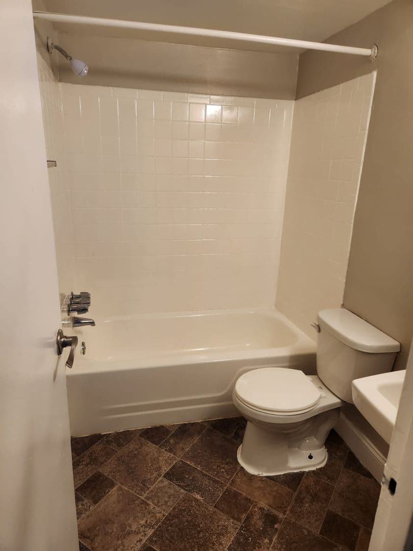Capitol Heights Apartment: 6936 Walker Mill Rd.