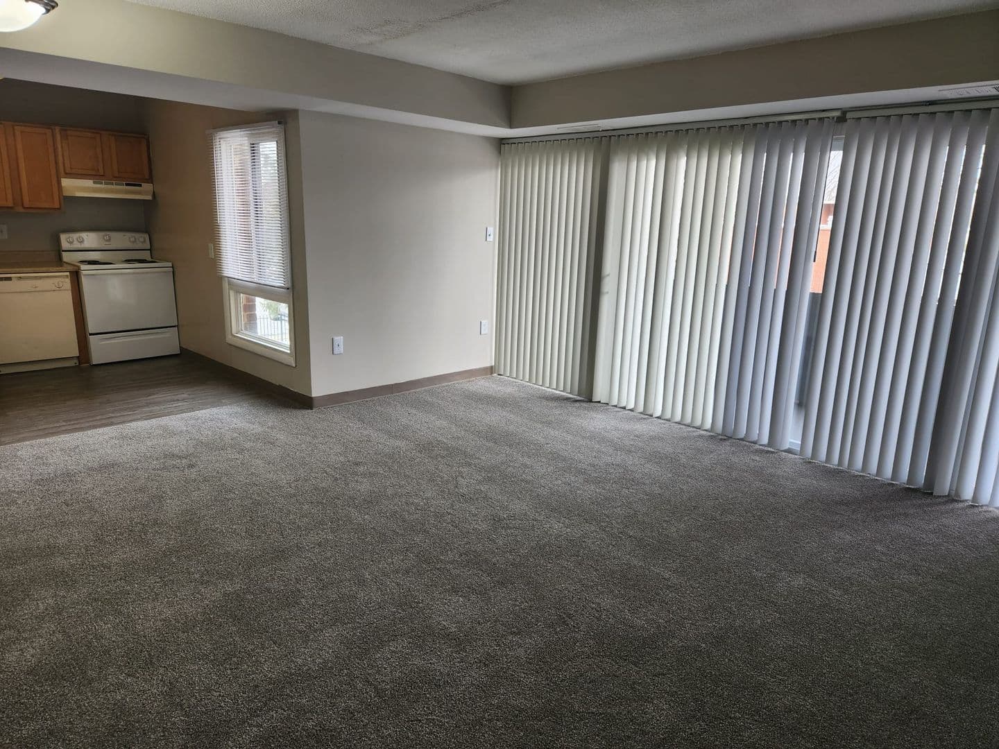 Capitol Heights Apartment: 6936 Walker Mill Rd.