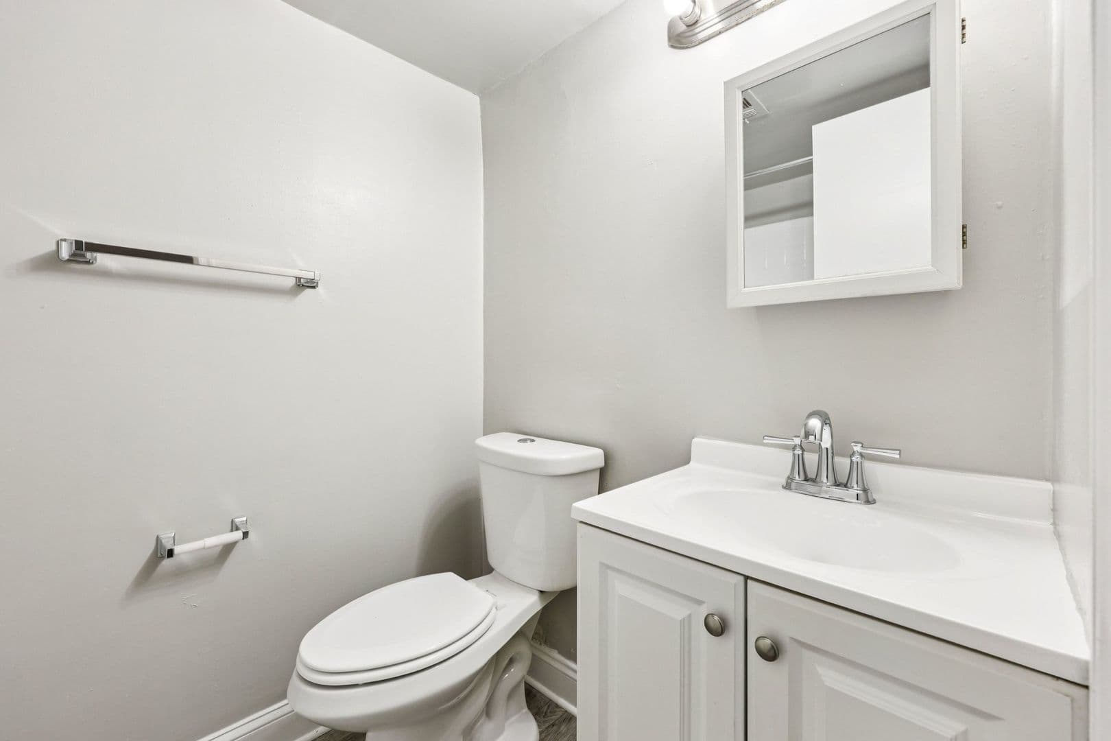Capitol Heights Apartment: 6936 Walker Mill Rd.