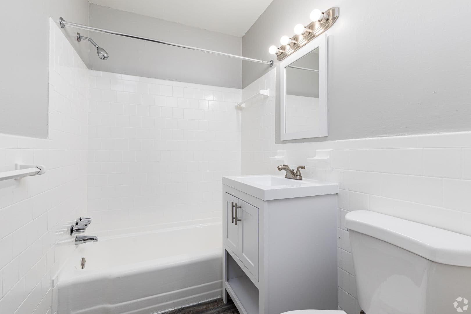 Suitland Apartment: 3215 Swann Rd