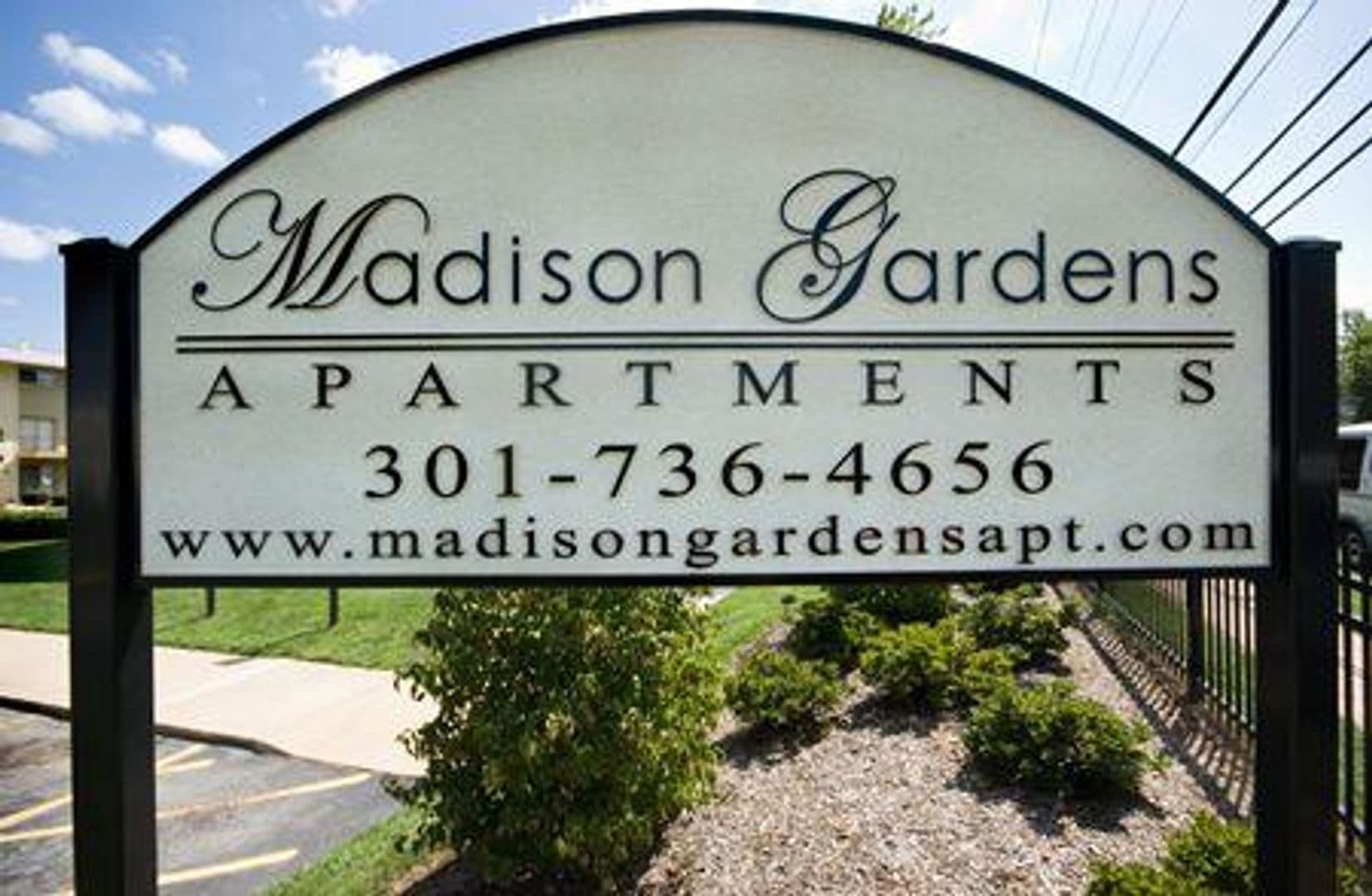 Suitland Apartment: 3220 Swann Rd