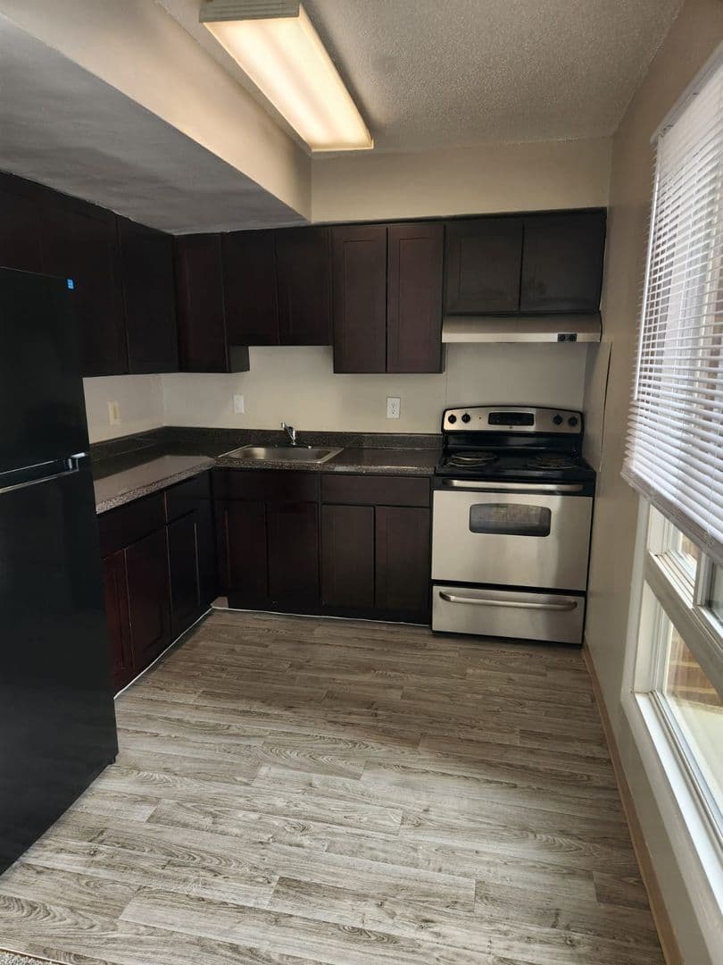 Capitol Heights Apartment: 6936 Walker Mill Rd.