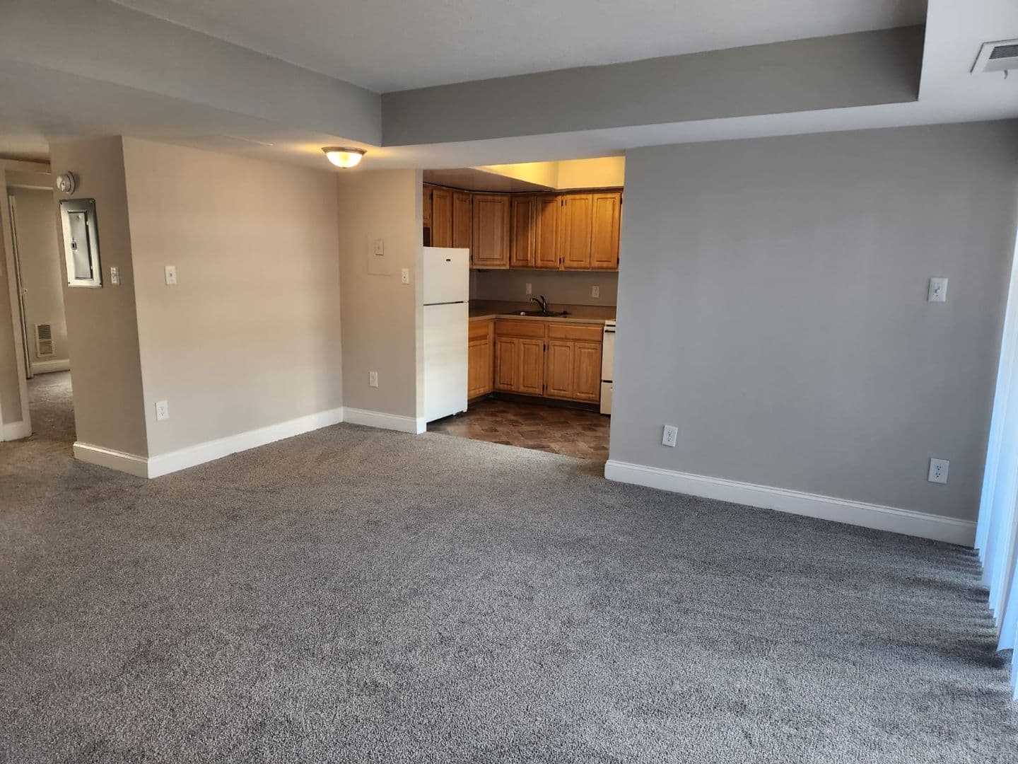 Capitol Heights Apartment: 6936 Walker Mill Rd.