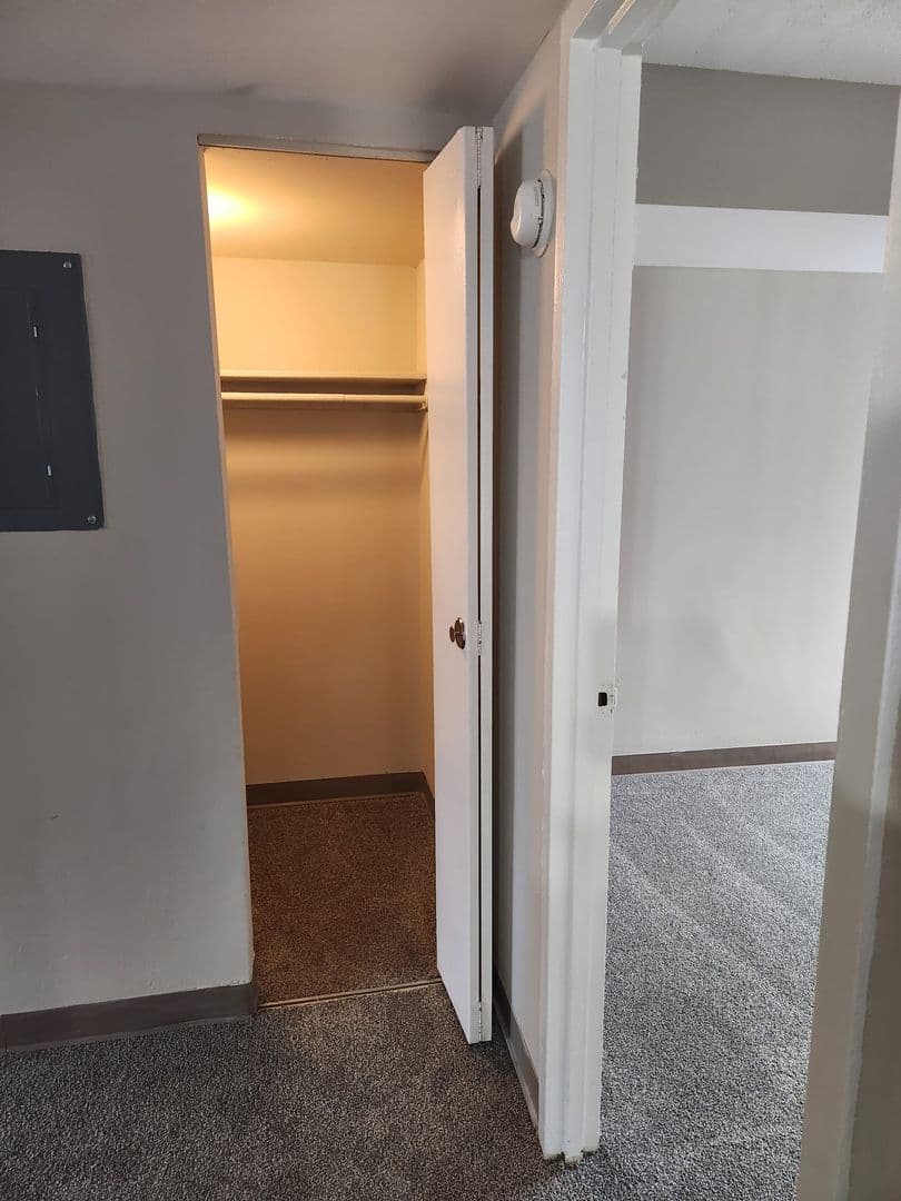 Capitol Heights Apartment: 6936 Walker Mill Rd.