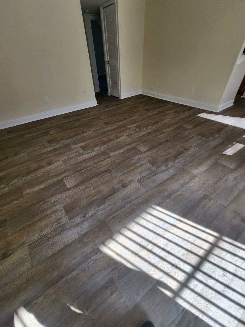 Suitland Apartment: 3220 Swann Rd