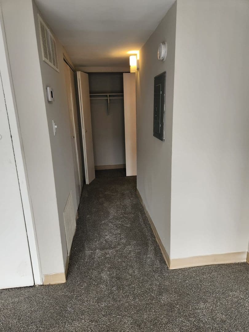 Capitol Heights Apartment: 6936 Walker Mill Rd.